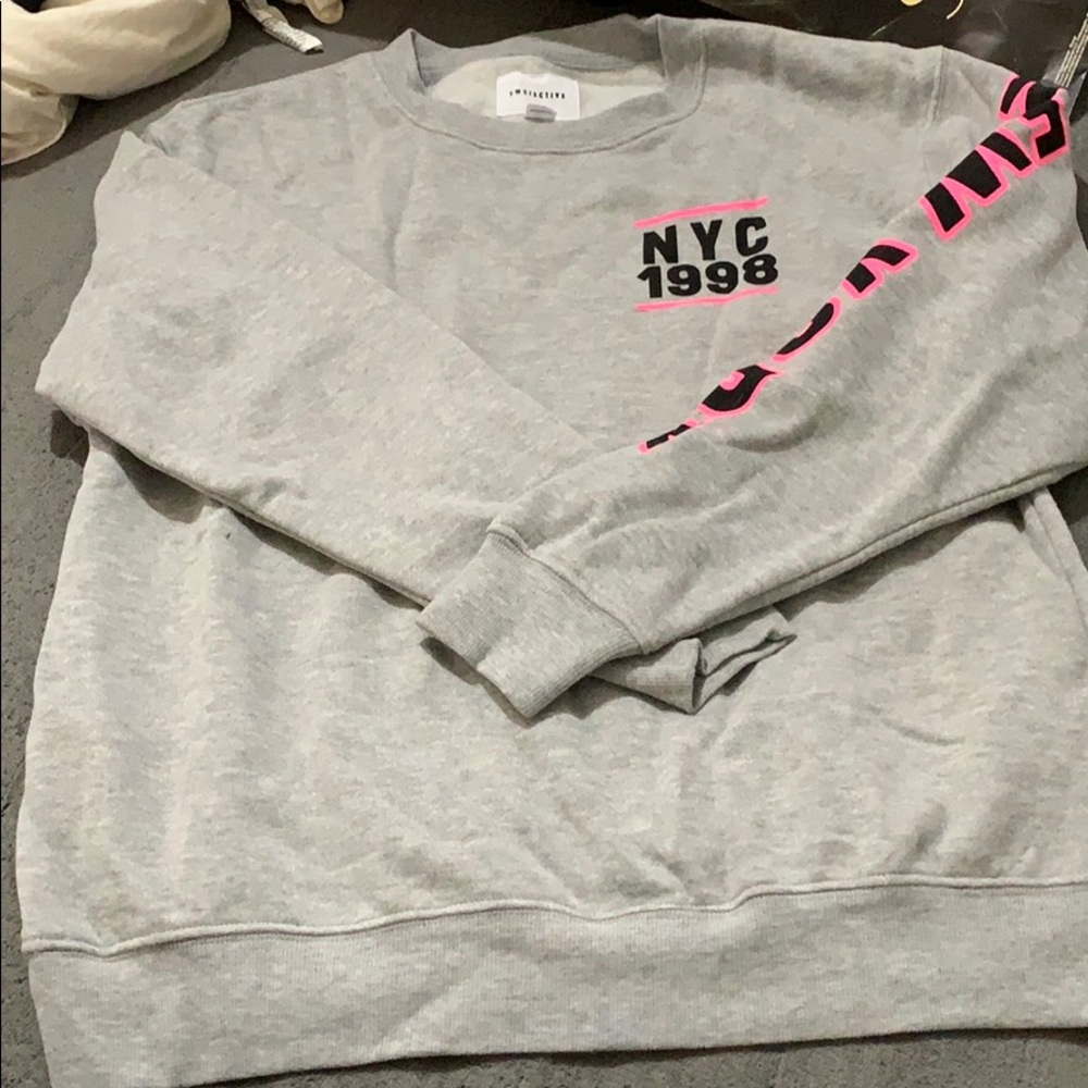 Sweatshirt